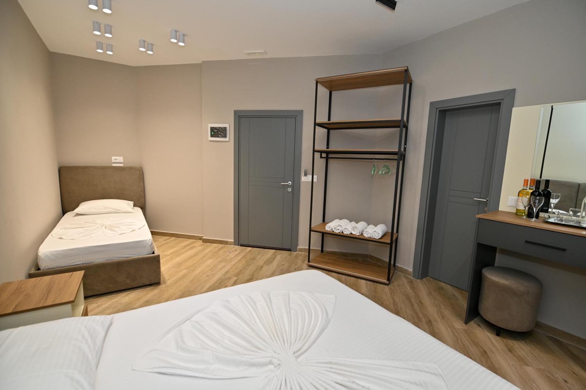 Monduro Hotel Durrës Quarto foto